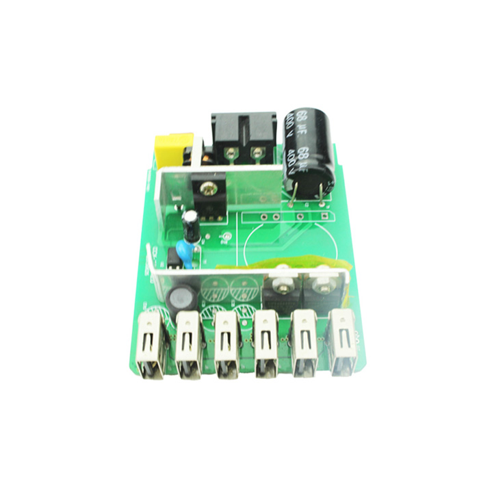 4 USB 5V/8充電器 CCX-1235